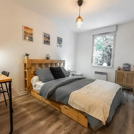 Appartement Cosy With Terrace Near Bordeaux Mérignac
